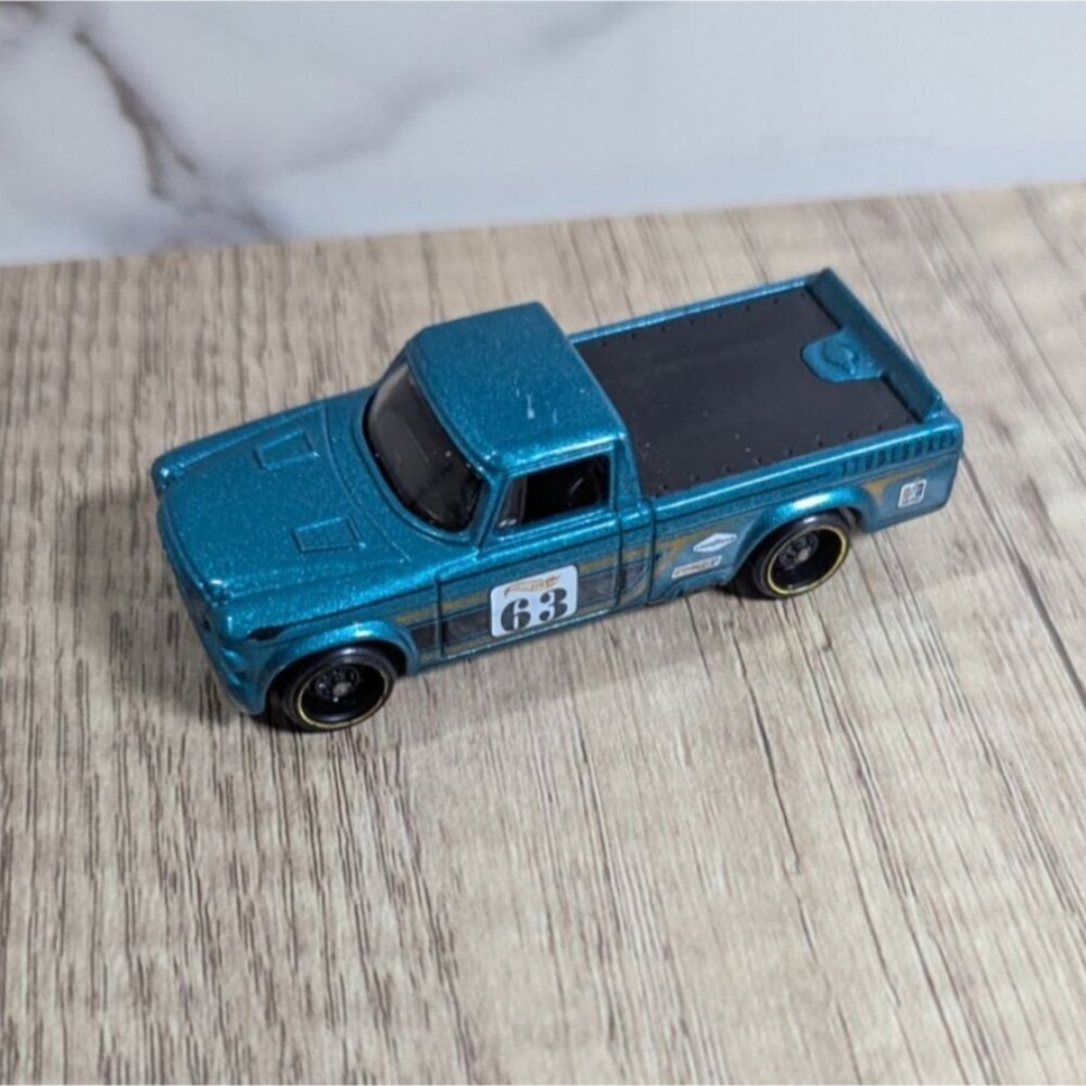 Hot Wheels‎ Blue Die-Cast Toy 63 Studebaker  1:64 Scale 2021 Edition